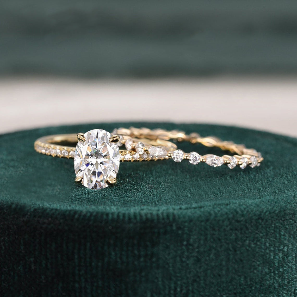 Bridal Ring Set, Oval Cut Center Stone