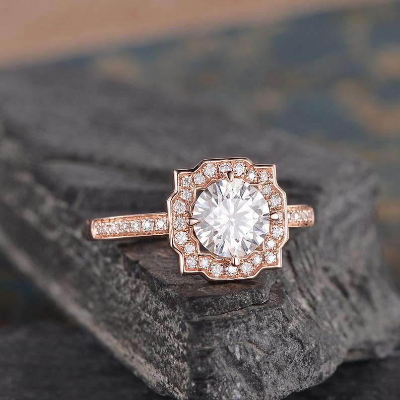 Round Cut Lab Diamond, Vintage Style Halo
