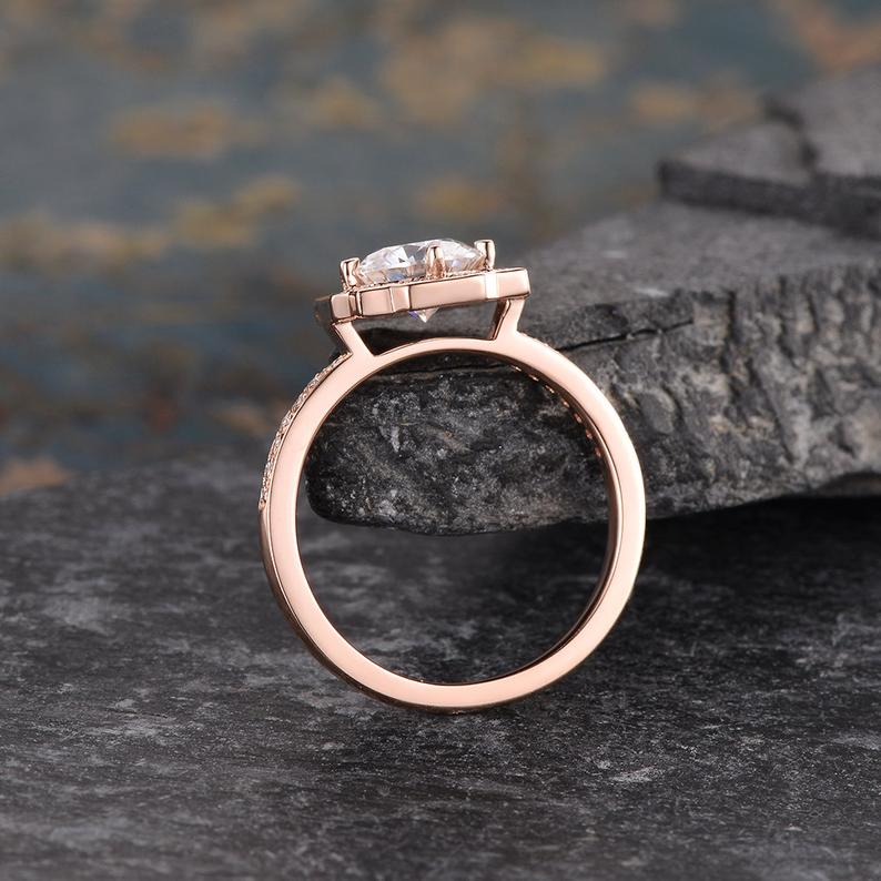 Round Cut Lab Diamond, Vintage Style Halo