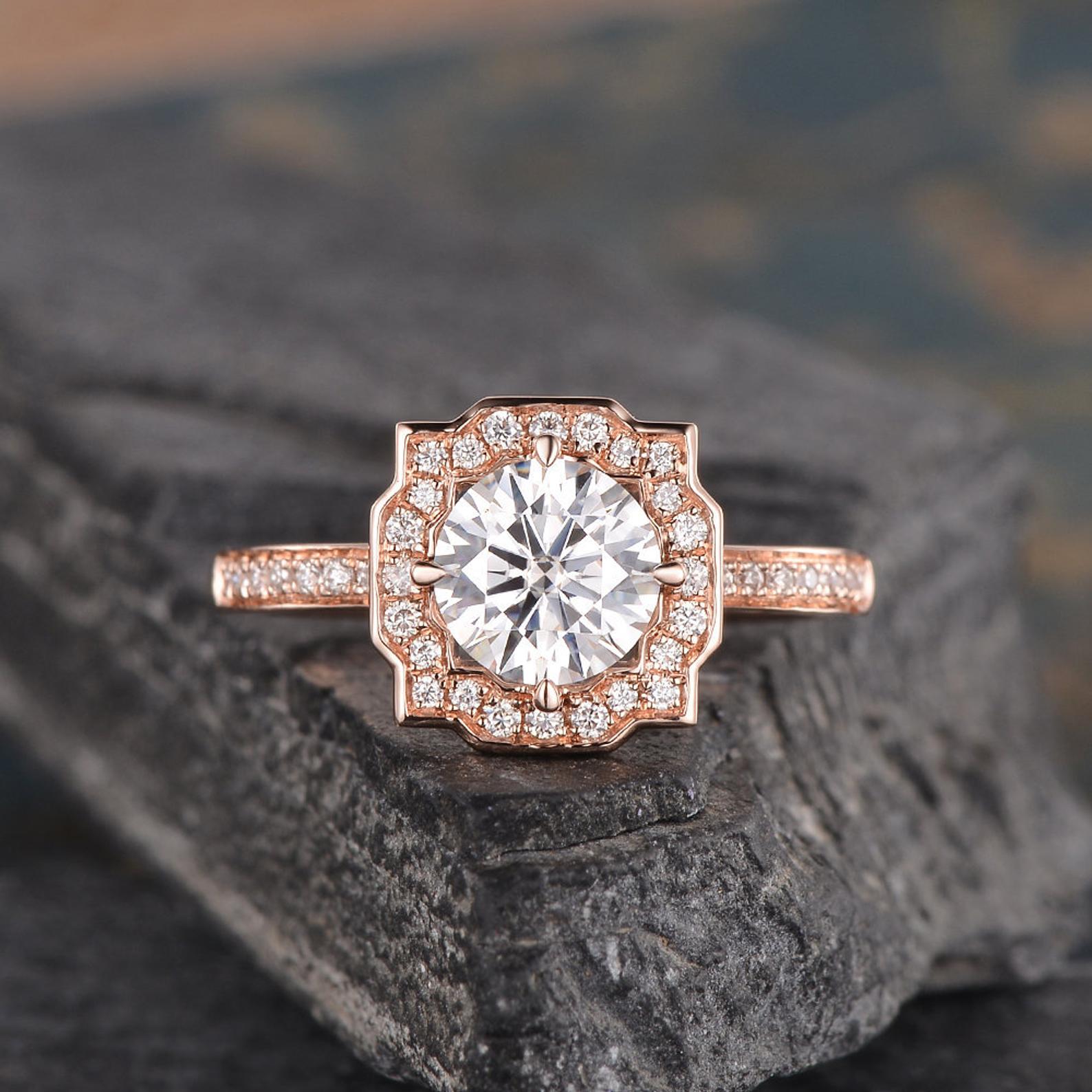 Round Cut Lab Diamond, Vintage Style Halo