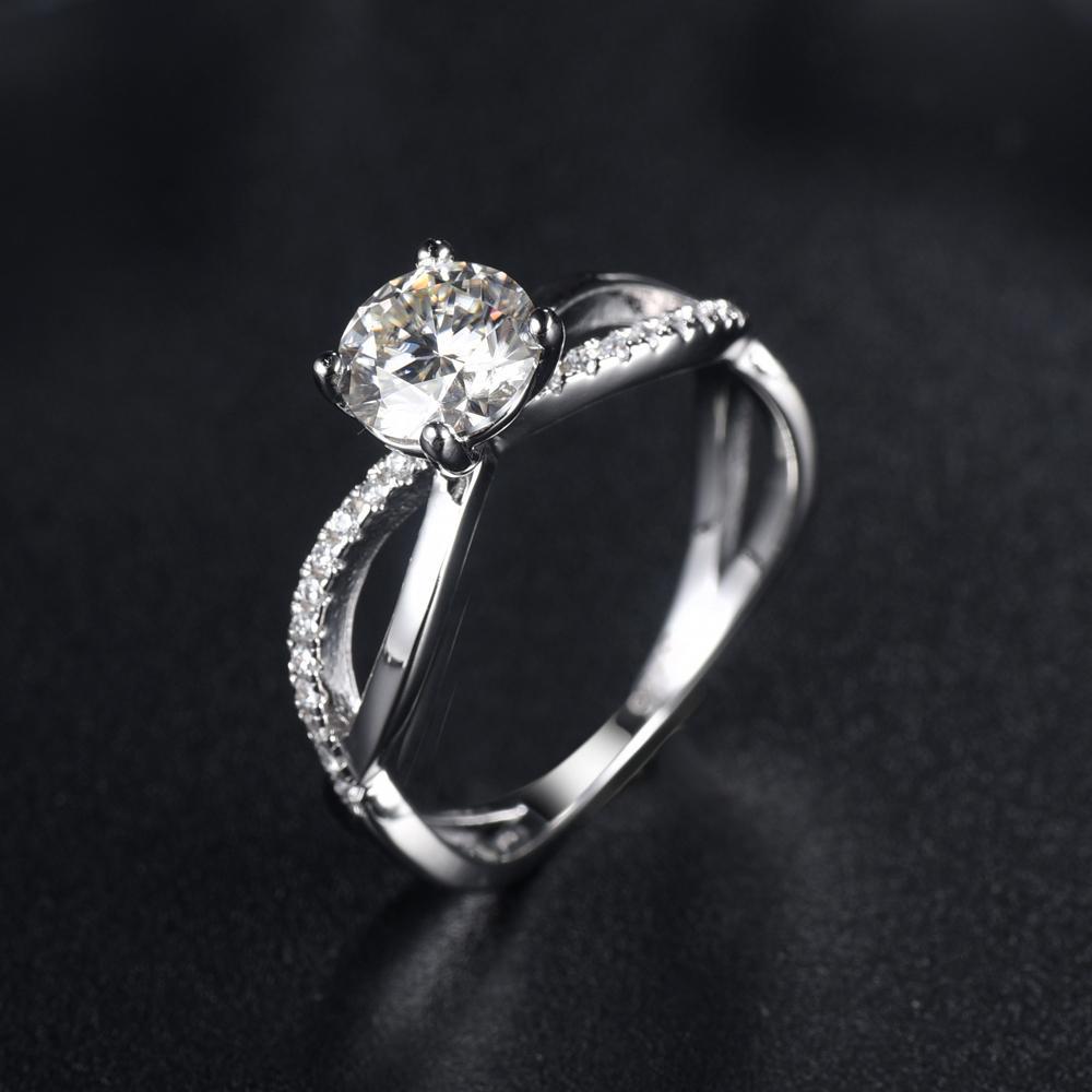 Twist Design With Split Shank, 1.00ct Round Cut