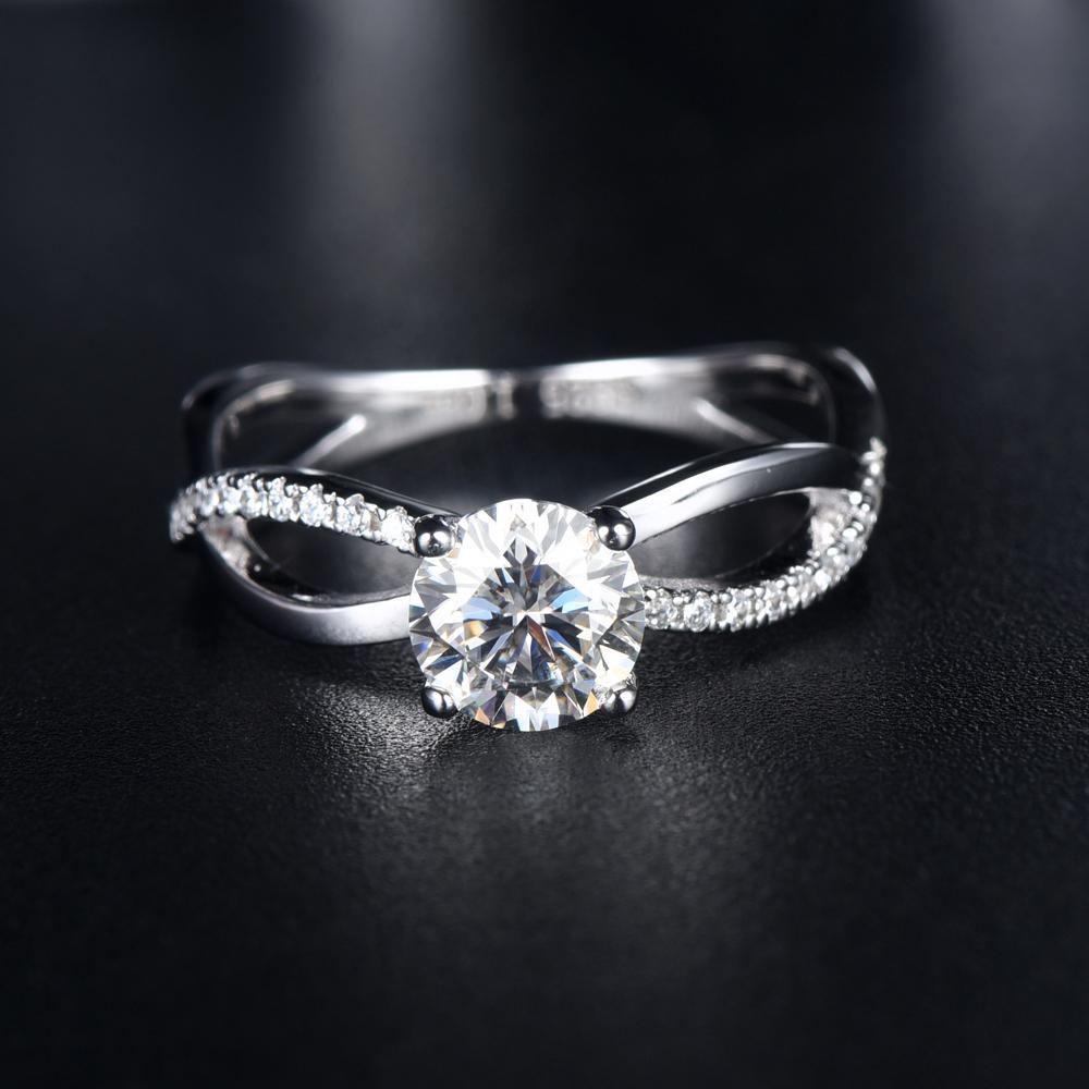 Twist Design With Split Shank, 1.00ct Round Cut