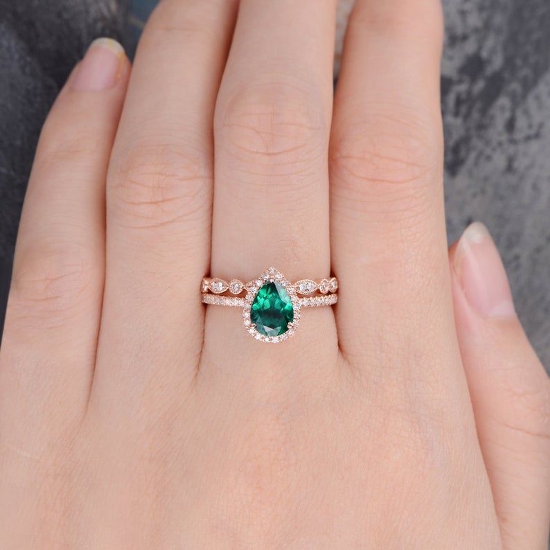 Vintage Inspired Emerald Bridal Ring Set