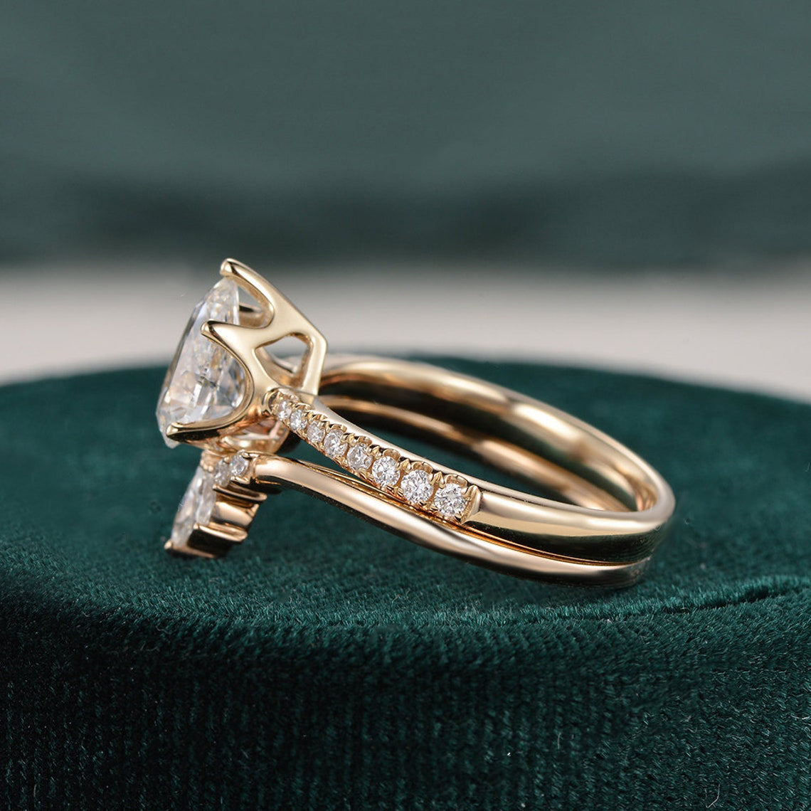 Vintage Style Bridal Ring Set, Pear Cut Center Stone