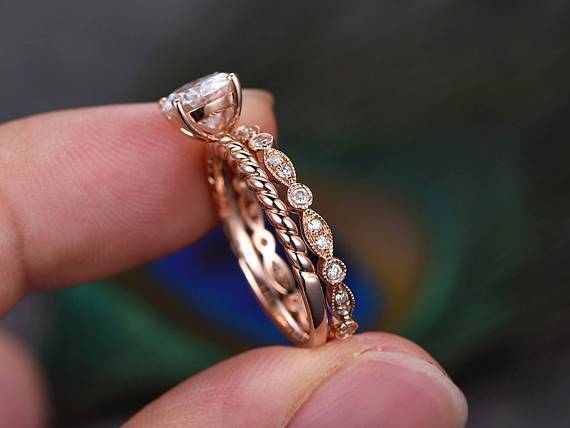 Vintage Style Round Cut Ring Set, Twisted Band