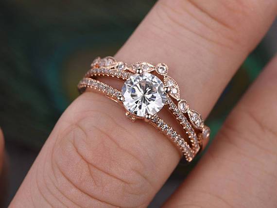 Vintage Design Bridal Ring Set, Round Cut