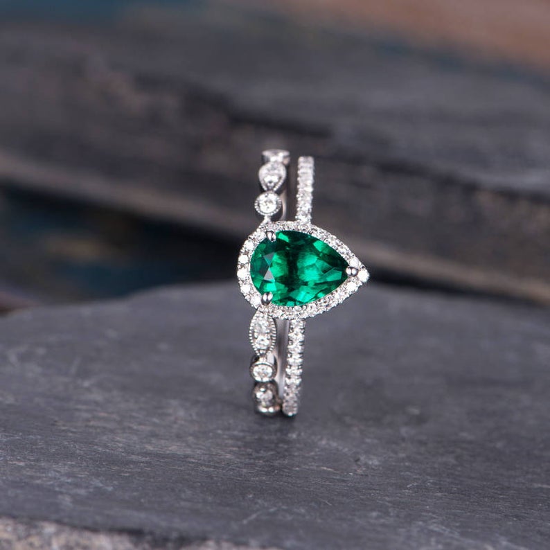 Vintage Inspired Emerald Bridal Ring Set
